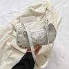 2024 Nueva Moda Cadena de Remaches Texturizada Estilo Francés Bolso Simple para Mujer de Hombro Cruzado Debajo del Brazo Versátil