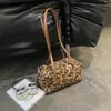 Bolso de hombro retro de lunares de moda japonesa y coreana transfronterizo 2026 otoño nuevo versátil de gran capacidad para el trabajo