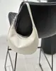 Nova bolsa de axila de couro bovino natural com aspecto desgastado transfronteiriça de alta qualidade, bolsa de meia-lua versátil da moda em couro genuíno, bolsa de ombro estilo casual
