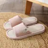 Chinelo de Pano de Algodão e Linho Doméstico Feminino Verão Casa Interior Chão Antiderrapante Quatro Estações Universal Masculino Primavera e Outono Casa Chinelo de Linho