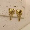 Brincos Dourados em Formato de Coração Transfronteiriços, Brincos de Luxo de Nicho Retrô de Alta Qualidade para Mulheres, Brincos de Aço Titânio Galvanizado, Atacado de Fábrica