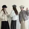Yuyan Yunduo Chaqueta de plumón cálida acolchada para mujer 2025 Invierno Patchwork avanzado Cuello de punto 90 plumón de pato blanco Chaqueta corta