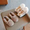 Sapatos de Pelúcia para Meninas com Forro de Lã 2026 Outono/Inverno Novo Estilo Sapatos de Algodão Quentes para Crianças Sola Macia Crianças de Tamanho Médio a Grande Sapatos de Princesa para Meninas