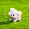 Micro paisagem de musgo criativa fofa cachorro branco correndo acessórios decorativos diy carro mini ornamentos pequenos de mesa