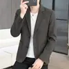 Novo blazer masculino bordado estilo chinês, perfeito para primavera e outono, estiloso e versátil para homens jovens e de meia-idade, adequado tanto para uso formal quanto casual