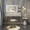 Penteadeira estilo italiano para quarto, moderna e simples, novo modelo 2026, pequena mesa de maquiagem de luxo discreto, escrivaninha para quarto principal com espelho integrado