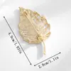 Nova Broche Exquisito Pequena Folha Cravejada de Diamantes de Alto Padrão para Homens e Mulheres, Tops de Terno da Moda, Alfinetes Anti-Exposição