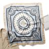 Bufanda Estilo Británico Bufanda de Lujo Ligero Chal de Moda Carruaje Bufanda Cuadrada Pequeña Venta al por Mayor Pañuelo para la Cabeza Protector Solar Mujeres Venta en Vivo