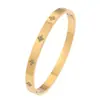 Pulseira de Aço Titânio, Pulseira de Trevo de Quatro Folhas Micro-Incustada Quente de Venda Transfronteiriça para Mulheres, Fashion, de Alta Qualidade, Luxo Leve, Pulseira com Fecho de Nicho