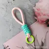 Cordón con Llavero de Funda de Teléfono de Bloques de Color Anudado, Cadena Creativa Tejida Corta para Botella de Agua, Llavero, Correa Desmontable Anti-Pérdida de 12 cm