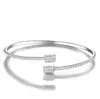 Pulsera Abierta de Lujo Ligero Europea y Americana Transfronteriza 2026 Venta Caliente de Comercio Exterior Estilo Ins Joyería Versátil de Alta Calidad al por Mayor