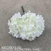 Decoração de Casamento com Flores Brancas, Peônias, Phalaenopsis, Rosas, Arranjos Florais de Teto e Arranjos Florais Pretos para o Salão de Casamento