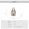 Bolsa de lona casual bordada con dibujos animados para mujer, nuevo estilo 2026, gran capacidad, adecuada para estudiantes, para ir al trabajo y versátil para el uso diario como bolso de hombro o bolso de mano