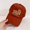 Boné de Beisebol Bordado com Letras de Secagem Rápida Novo para Primavera e Verão Infantil Versátil para Mostrar o Rosto Chapéu de Sol Pequeno Boné Casual para Estudante