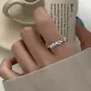 Anillo Nuevo de Hojalata Plegada Cóncava y Convexa Brillante para Mujer, Diseño Simple de Nicho, Anillo Versátil para Dedo Índice Abierto de Ins