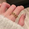 Anillo abierto de lujo de alta gama de la serie Caibao, luz medieval, retro, diseño de nicho de circón simple para mujer, accesorios de lujo