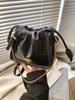 Bolsa Pequeña Popular Transfronteriza para Mujer 2024 Nuevo Invierno Vintage Plegada Tipo Cubo Bolso de Hombro Cruzado Versátil
