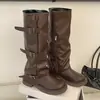 Botas de Moda Cano Médio Femininas 2026 Outono/Inverno Novo Estilo Britânico Retrô Salto Grosso Que Aumenta a Altura Botas de Cavaleiro Dobradas Empilhadas para Calça