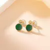 Yi Lu Yin Plata de Ley S925 Chapado en Oro Pendientes de Botón de Jade Ganqing Moda Simple Temperamento Versátil Viaje Diario Pendientes Redondos de Plata