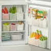 Caixa organizadora para porta lateral de geladeira, um organizador prático para separar e guardar itens, com uma prateleira interna para manter os alimentos frescos, um suporte organizador de cozinha e uma caixa de armazenamento lateral para a porta da geladeira