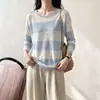 Camiseta de punto fina de seda helada a rayas de manga larga para mujer, cubierta de verano para aire acondicionado, estilo casual holgado, adelgazante