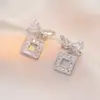 Aretes para Mujer, Aretes de Flor Corazón con Circonita Micro-pavimentada de Cobre, Nueva Moda de Nicho, Diseño Simple, Joyería de Temperamento y Versátil