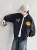 Chaqueta de béisbol para niños, modelo de primavera y otoño, nuevo estilo de otoño 2026, para niños mayores, chaqueta de otoño de estilo urbano moderno, genial y elegante