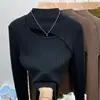 Elegante diseño de top calado para otoño e invierno, suéter de nicho de cuello semi-alto, capa base de punto para mujer, ropa interior
