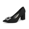 Sapatos de Salto Grosso em Camurça com Strass para Mulheres Primavera Verão Novo Temperamento Francês Elegante Sapatos de Vovó Bico Fino Salto Alto