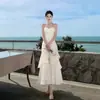 Hermosos Atuendos de Playa Estilo Francés en Sanya, Vestidos de Vacaciones con Tirantes, Vestidos tipo Pastel de Viaje, Vestidos de Playa con Volantes, Vestidos de Hada