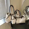 Bolsa Tote Retrô Feminina 2025 Nova Casual Grande Capacidade Bolsa de Mão Design Nicho Textura Bolsa de Ombro Axilar