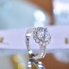 Anillo de Plata Esterlina S925 para Mujer Moda Europea y Americana Clásico Lujo Grupo-Set Redondo Baguette Anillo Diamante Moissanita Color D