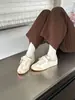 Tênis de treino alemães retrô com patchwork para mulheres, nova coleção primavera/verão 2026, sapatos casuais baixos, design versátil com cadarço, respiráveis e confortáveis