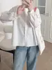 Camisa bordada com gola de renda estilo francês para mulheres, blusa branca com manga floral, novo top de outono, camisa com gola alta e manga de renda