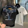 2026 Novo Design Estiloso Versátil Unissex Camiseta Casual Nicho Gola Redonda Manga Curta Jovem Tendência Luxo Leve