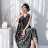Bata con Almohadillas en el Pecho para Mujer, Nuevo Estilo Verano 2026, Vestido Largo sin Mangas tipo Chaleco, Se Puede Usar Afuera, Ropa de Casa Estampada con Borde Fruncido
