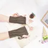 Luvas de renda torcida novas outono e inverno quentes moda coreana meio dedo para digitação manga curta lã cor sólida cobre-braço