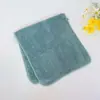 Toallas de baño al por mayor de fabricante en felpa de coral, suaves, cómodas, absorbentes, diseño simple a rayas, disponibles en múltiples colores para parejas