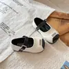 Zapatos de piel dulces para niñas 2026 primavera nuevos zapatos de princesa de bloques de color para niños zapatos planos versátiles de corte bajo para niñas pequeñas