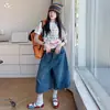 Conjunto de Verano para Niñas 2026 Nuevo Conjunto de Dos Piezas con Camiseta Estampada de Letras y Pantalones Cortos para Niños Mayores Jeans Vintage