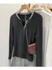 Top de mujer con bloques de color para otoño, camiseta de manga larga para otoño e invierno, camiseta básica ajustada, top de moda nuevo estilo 2026