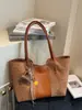Bolso de mano grande retro para otoño e invierno para mujer, de alta gama y ligero, bolso de hombro elegante con gran capacidad, 2026 transfronterizo