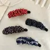 Pinza para el pelo de tela de estilo coreano con lunares, con un toque de alta gama, pinza de tiburón para otoño e invierno para la parte trasera de la cabeza, diseño moderno para cabello grueso