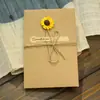 Cartão de Saudação Flor Seca Artesanal em Papel Kraft Retrô Estilo Coreano Personalizado DIY Cartão de Saudação de Bênção Cartão de Saudação Universal para Feriados