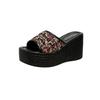 Comércio Exterior Grande Tamanho Cunha Chinelos Mulheres Novo Estilo Chinelos Mulheres Summer Wear Beach Sandálias e Chinelos 35-43 Tamanho