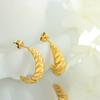 Pendientes en forma de C con personalidad de hilo de acero de titanio transfronterizo de estilo retro fashionista de Hong Kong, fábrica de joyas al por mayor