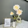 Flor de Simulación Dahlia de Tres Cabezas Flores de Boda Decoración de Escenario para Auditorio de Bodas Diseño de Flores Decoración del Hogar Fotografía Celebratoria para Internet