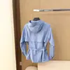 Chamarra con Capucha para Mujer que Ceñe la Cintura, Estilo Cortavientos, Combinando Funcionalidad para Exteriores con un Diseño de Moda que Ceñe la Cintura 11525