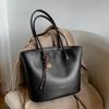 Bolsa de Ombro Bucket Grande Capacidade Macia Face Vintage 2024 Nova Moda Maillard Casual para o Dia a Dia Simples