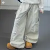 Conjunto de Roupa de Outono para Meninas 2026 Novo Estilo Moletom com Capuz Estampado Completo e Calça Cargo Conjunto Casual de Duas Peças para Alunos do Ensino Fundamental e Médio